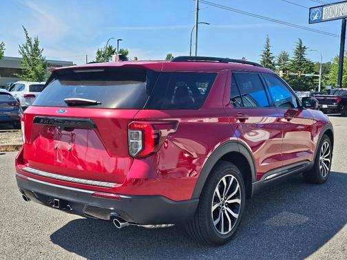 Rapid Red Metallic Tinted Clearcoat 2022 Ford Explorer ST-Line