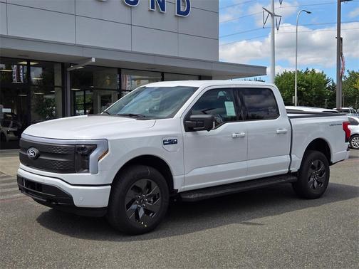 2025 Ford F-150 Lightning Flash