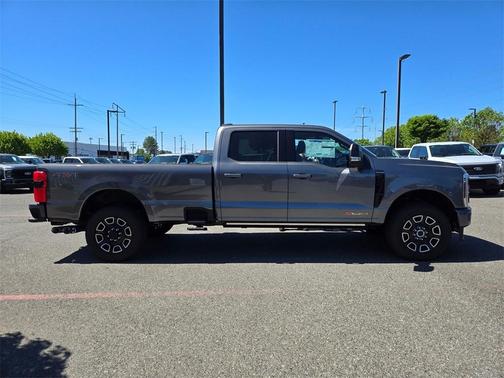 2025 Ford F-350 Platinum