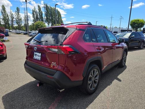 2022 Toyota RAV4 Hybrid XLE Premium