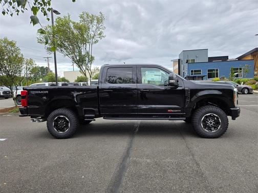 2025 Ford F-350 Lariat Super Duty