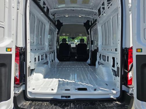 Oxford White 2026 Ford Transit-250 Base