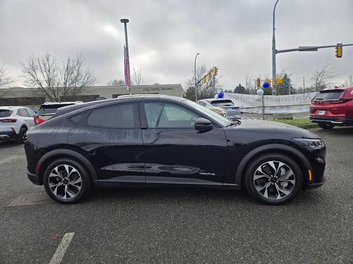 2025 Ford Mustang Mach-E Select