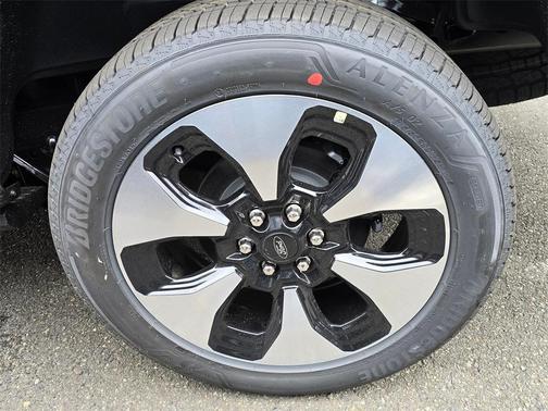 2025 Ford F-150 Lightning Platinum