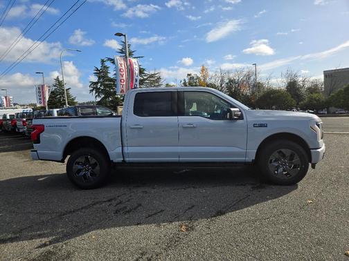 2025 Ford F-150 Lightning Flash