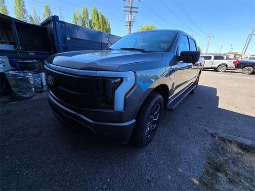 2025 Ford F-150 Lightning Flash