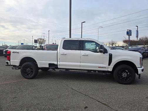 2025 Ford F-350 Lariat Super Duty