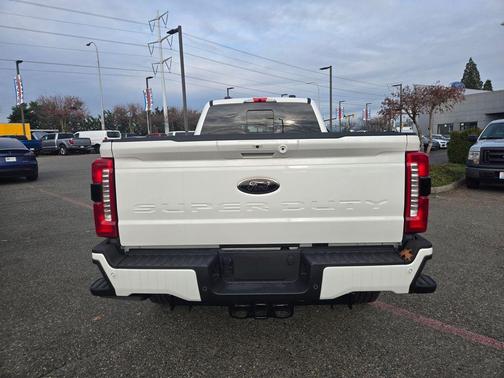 2025 Ford F-350 Lariat Super Duty