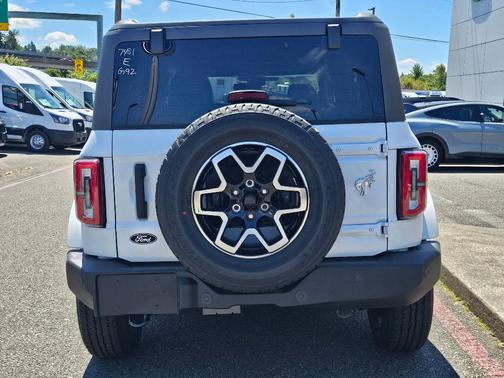 Oxford White 2026 Ford Bronco Outer Banks