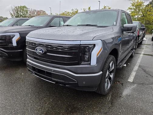 2025 Ford F-150 Lightning Platinum
