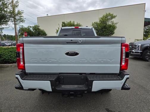 2025 Ford F-350 Lariat Super Duty