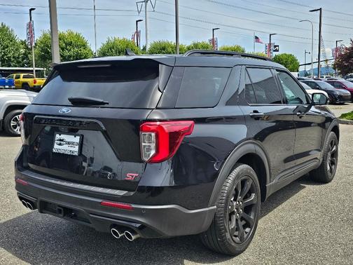 Agate Black 2023 Ford Explorer ST