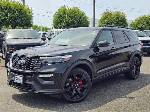 Agate Black 2023 Ford Explorer ST
