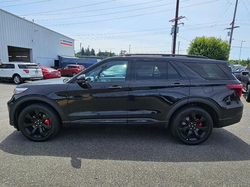 Agate Black 2023 Ford Explorer ST