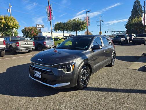 2023 Kia Niro LX