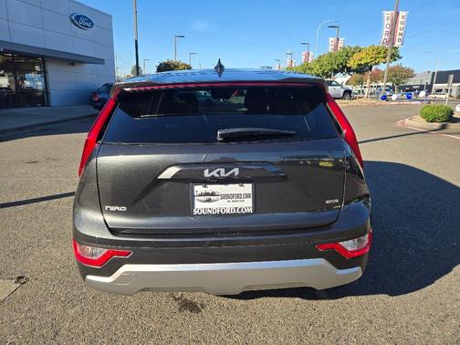 2023 Kia Niro LX