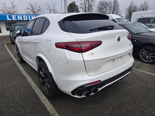 2018 Alfa Romeo Stelvio Quadrifoglio