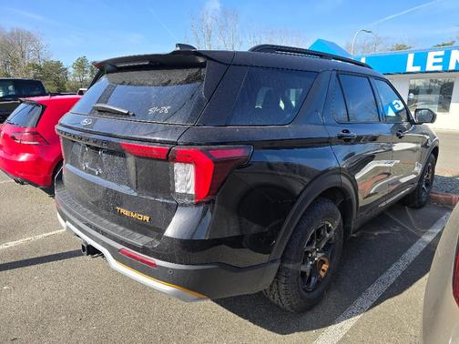 Agate Black Metallic 2026 Ford Explorer Tremor
