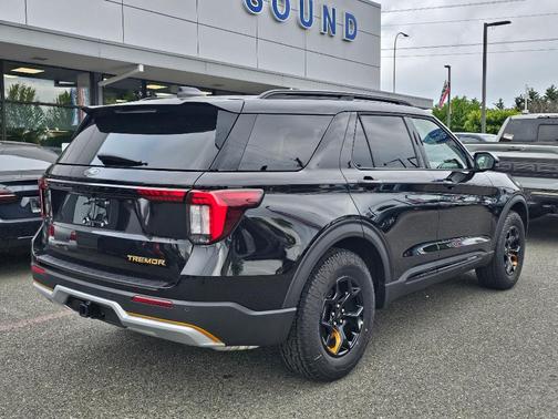 Agate Black Metallic 2026 Ford Explorer Tremor