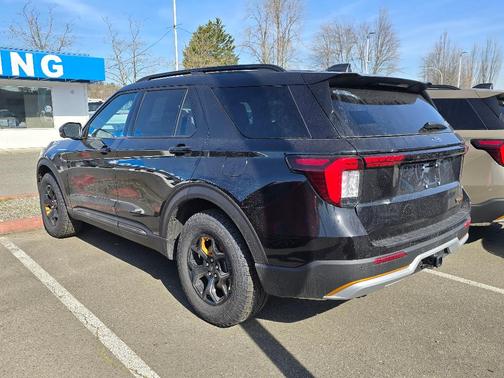 Agate Black Metallic 2026 Ford Explorer Tremor