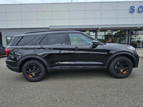 Agate Black Metallic 2026 Ford Explorer Tremor