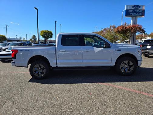 2025 Ford F-150 Lightning Flash