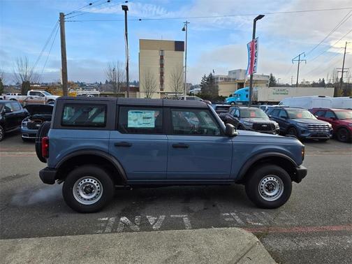 2025 Ford Bronco Base