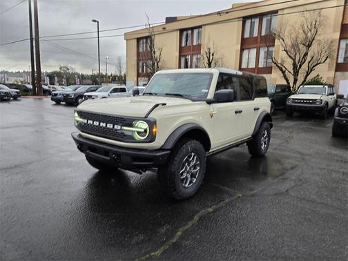 Desert Sand 2025 Ford Bronco Badlands