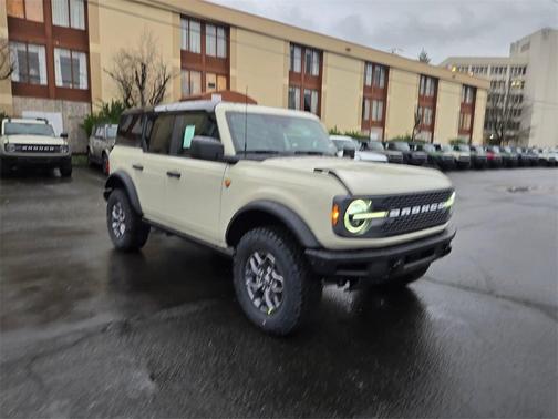 Desert Sand 2025 Ford Bronco Badlands