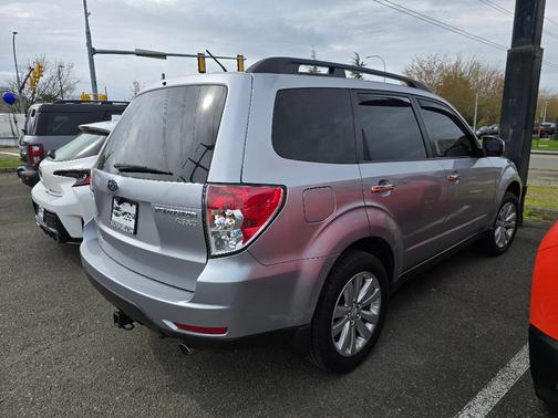 Ice Silver Metallic 2012 Subaru Forester 2.5X Premium