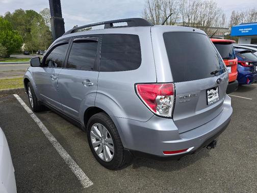 Ice Silver Metallic 2012 Subaru Forester 2.5X Premium