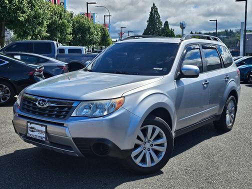 Ice Silver Metallic 2012 Subaru Forester 2.5X Premium
