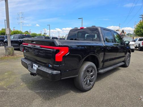 2025 Ford F-150 Lightning LARIAT