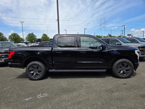 2025 Ford F-150 Lightning LARIAT