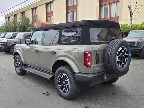 Gray 2026 Ford Bronco Outer Banks