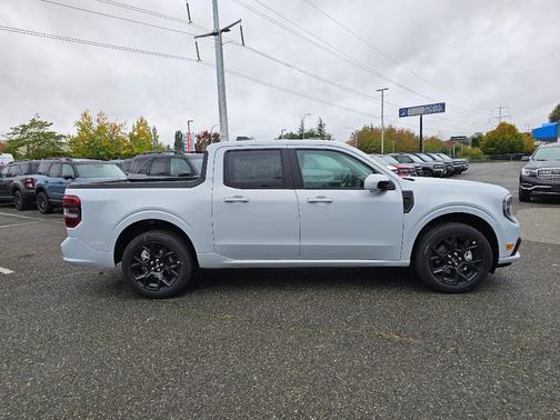 Space White Metallic 2026 Ford Maverick Lobo High