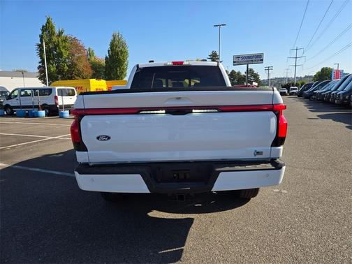 2025 Ford F-150 Lightning LARIAT