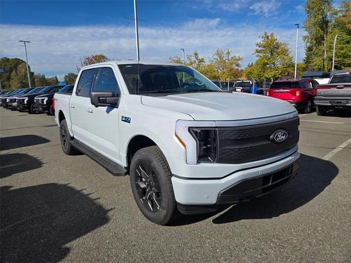 2025 Ford F-150 Lightning Flash