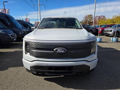 2025 Ford F-150 Lightning Flash