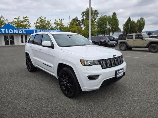 2020 Jeep Grand Cherokee Laredo