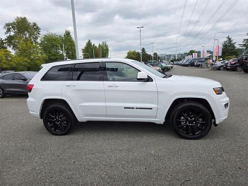 2020 Jeep Grand Cherokee Laredo