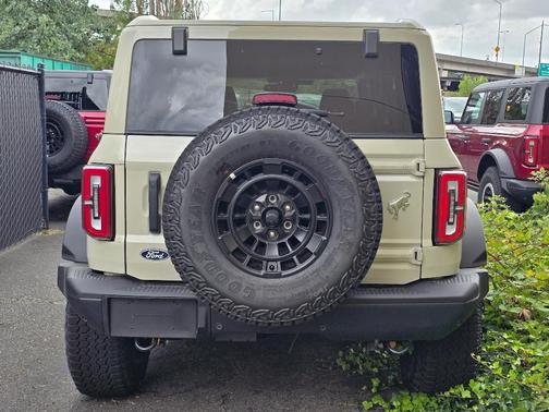 Desert Sand 2026 Ford Bronco Badlands