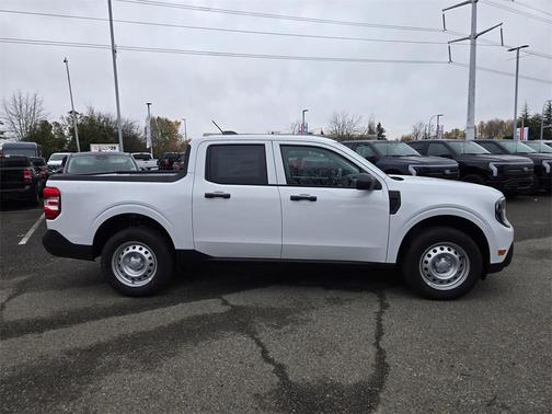 2025 Ford Maverick XL