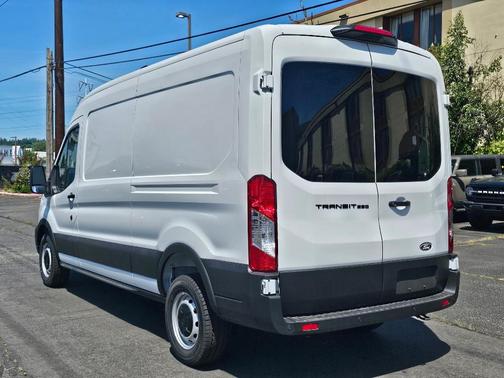 Oxford White 2026 Ford Transit-250 148 WB Medium Roof Cargo