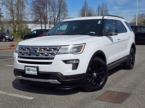 Oxford White 2018 Ford Explorer XLT