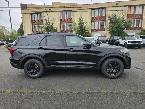 Agate Black Metallic 2026 Ford Explorer Tremor