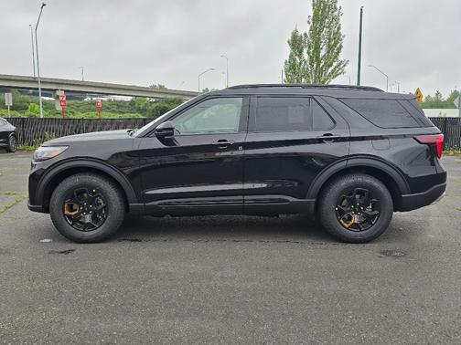 Agate Black Metallic 2026 Ford Explorer Tremor