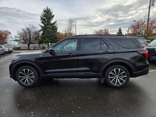 Agate Black Metallic 2026 Ford Explorer ST-Line