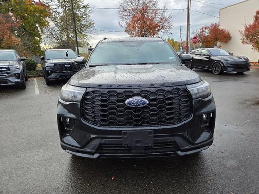 Agate Black Metallic 2026 Ford Explorer ST-Line
