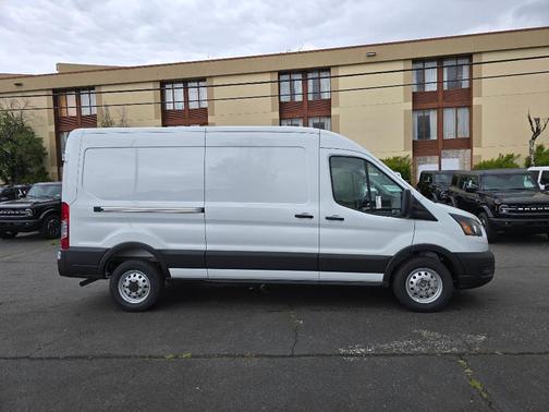 Oxford White 2026 Ford Transit-250 148 WB Medium Roof Cargo